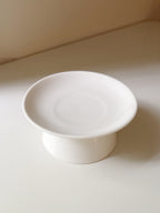 Simple White Footed Plate